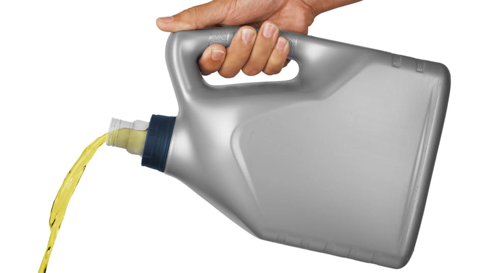 Pouring-Oil