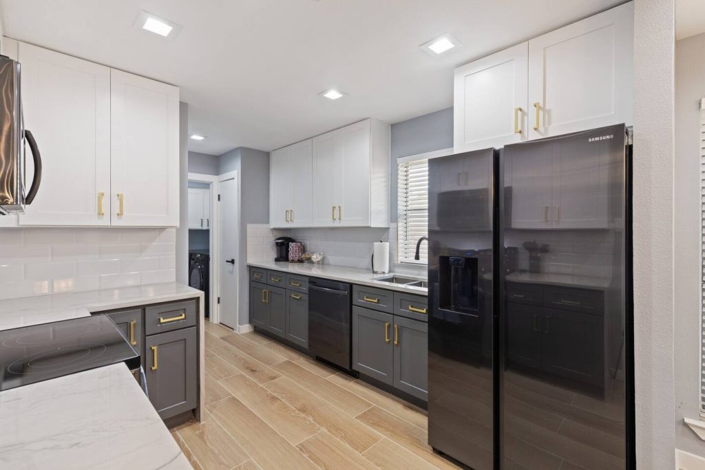 Full kitchen
