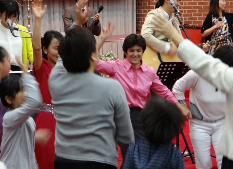 shalom-conference-leanna-dance1-s-min